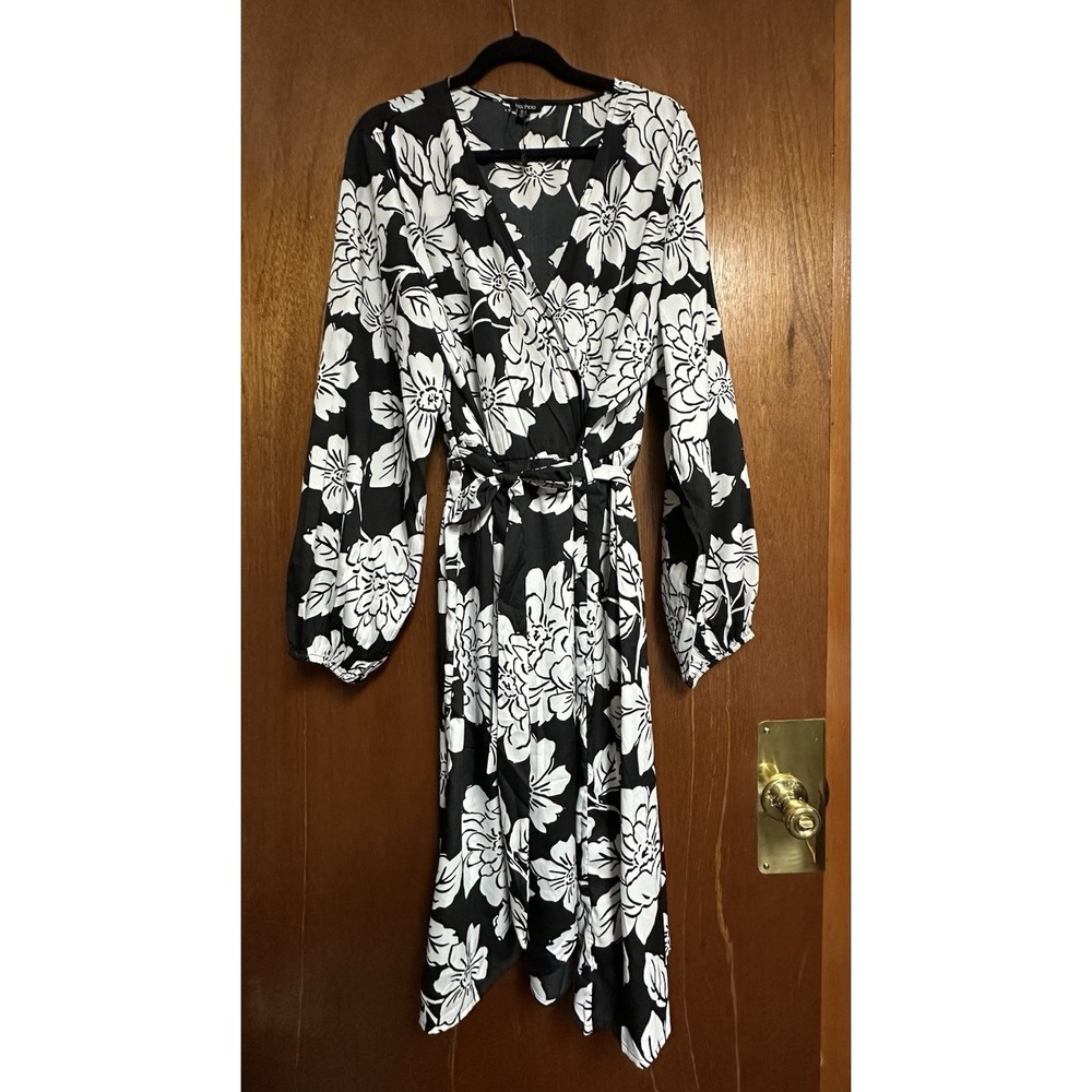 Boohoo Women's Plus Black White Floral Wide Sleeve Skater Dress Size US 20